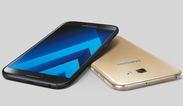 дизайн Galaxy A5 2018: вид сзади с спереди