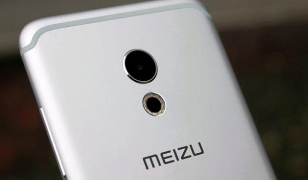 Белый смартфон Meizu M6 Note