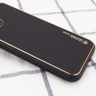 Кожаный чехол Xshield для Apple iPhone 13 Pro (6.1") Черный / Black