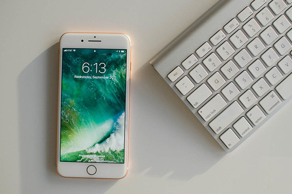 обзор iPhone 8 Plus в белом цвете